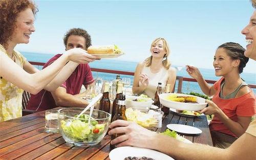 娱乐吃瓜酱带家里长辈,一场跨越代沟的欢乐盛宴 第3张 娱乐吃瓜酱带家里长辈,一场跨越代沟的欢乐盛宴 第3张