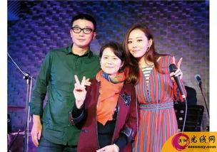 娱乐圈吃瓜综艺小说,瓜田里的甜蜜陷阱 第2张 娱乐圈吃瓜综艺小说,瓜田里的甜蜜陷阱 第2张